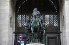 米自然史博物館のルーズベルト像、撤去へ　差別的との判断で