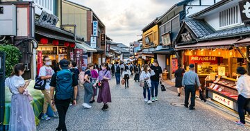 「どこも混雑…」「ホテルばっかり建てて」京都市民の愚痴がなくならない、インバウンド対策の“焼け石に水”