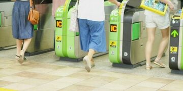 電子マネー「Suica」「PASMO」のオートチャージが改札出場時にも対応！　駅ナカで買い物したあとも残高不足にならないので、ますます便利＆お得に！