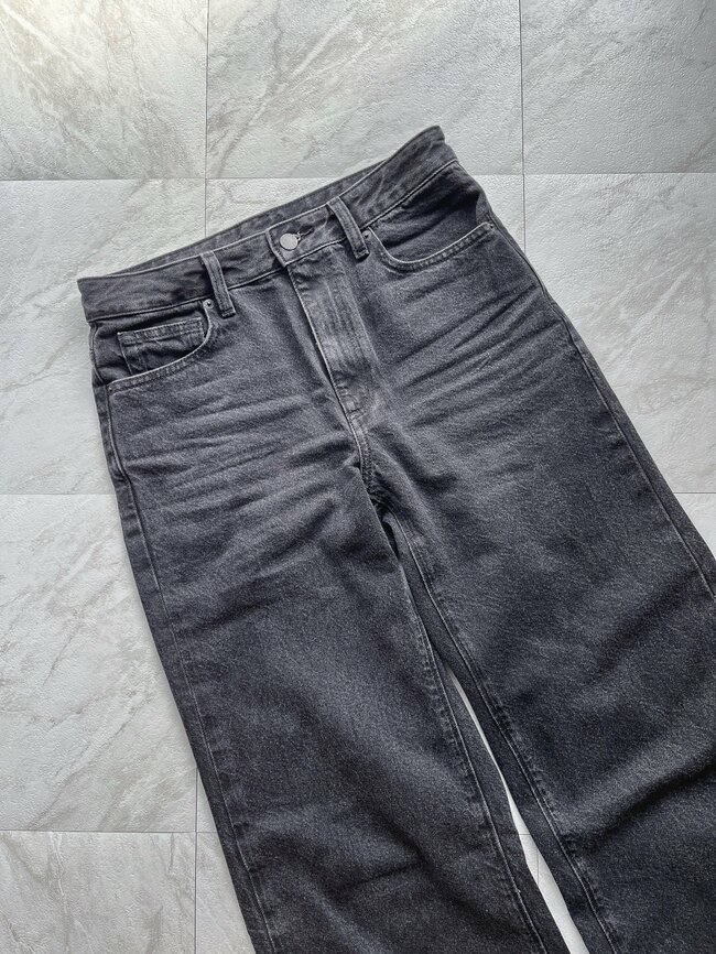 「着痩せ効果ばつぐん」GUの“2490円パンツ”下半身がきれいに見えて感動!「今一番のお気に入り」「理想のシルエット」