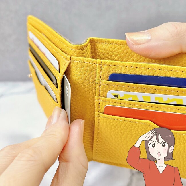 小銭が取りやすくて感動…！ハニーズの“コンパクトな財布”お会計がスムーズになった！「ぜーんぶ収まります」「これからも愛用します」《購入レビュー》