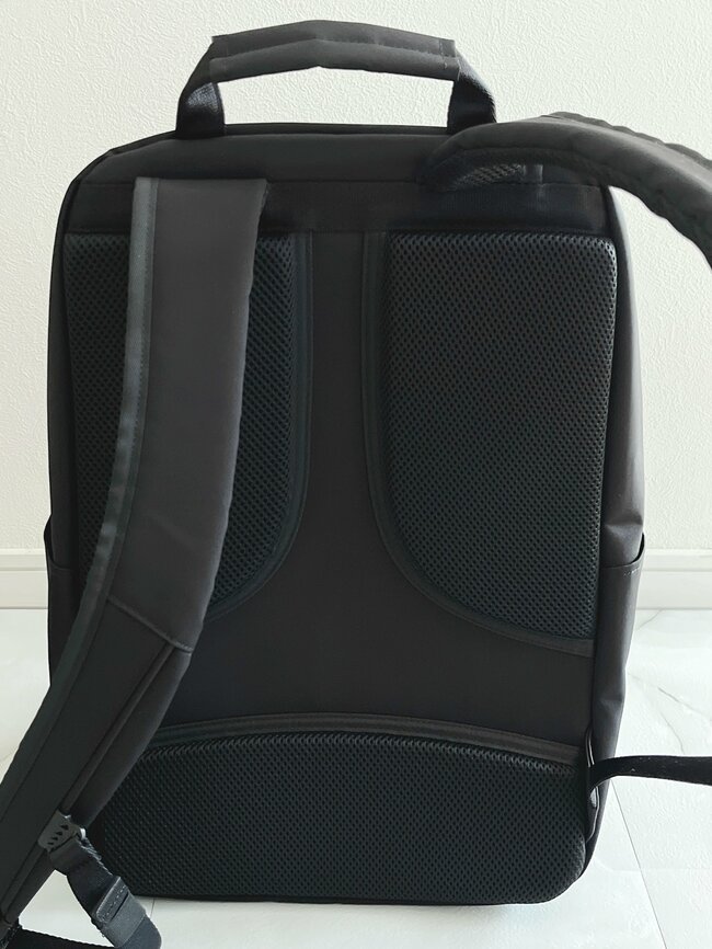 「コスパ爆発です」ユニクロの“大容量リュック”通勤や旅行で使えて優秀すぎる！「おしゃれで収納力も抜群」「本当に買ってよかった！」