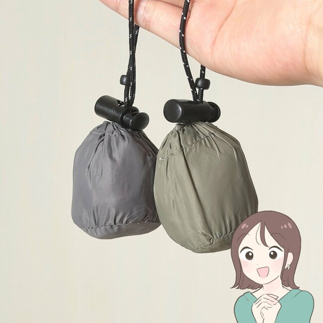 米袋を入れてもやぶれない！3COINSの“10kg入るエコバッグ”手のひらサイズで持ち歩きしやすい！「家族にもおすすめしてリピート購入」「薄くて軽くて超コンパクト」【購入レビュー】