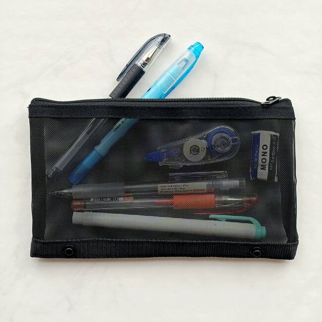 お薬や診察券がまるっと入る!無印良品の“たっぷり入る仕分けポーチ”が天才すぎる!「想像以上にかなり入る」「スッキリまとめられてなくし物ゼロ!」