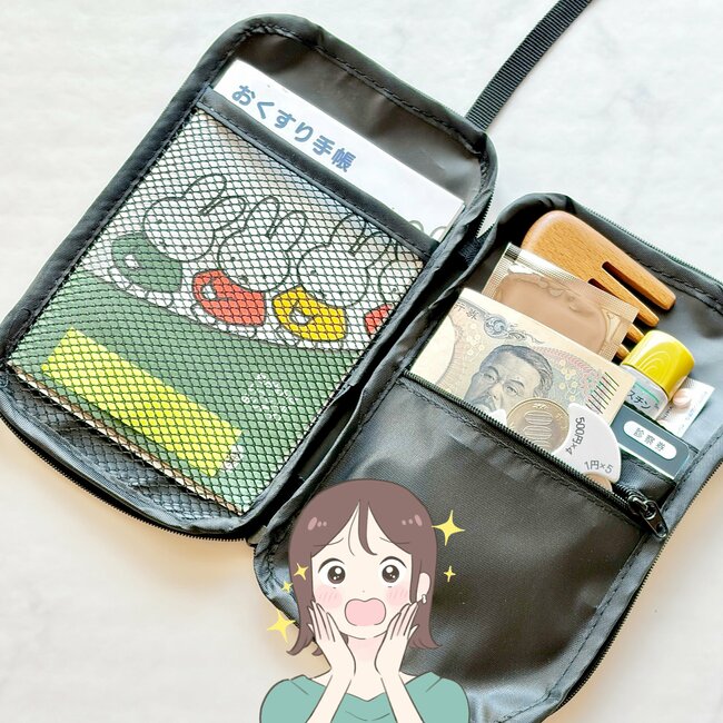 もう普通の財布に戻れないかも…！ダイソーの「手ぶらで持てる財布」カード15枚とスマホが入って天才すぎる！