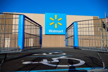 ウォルマート、人員削減へ　従業員の異動も指示＝関係筋