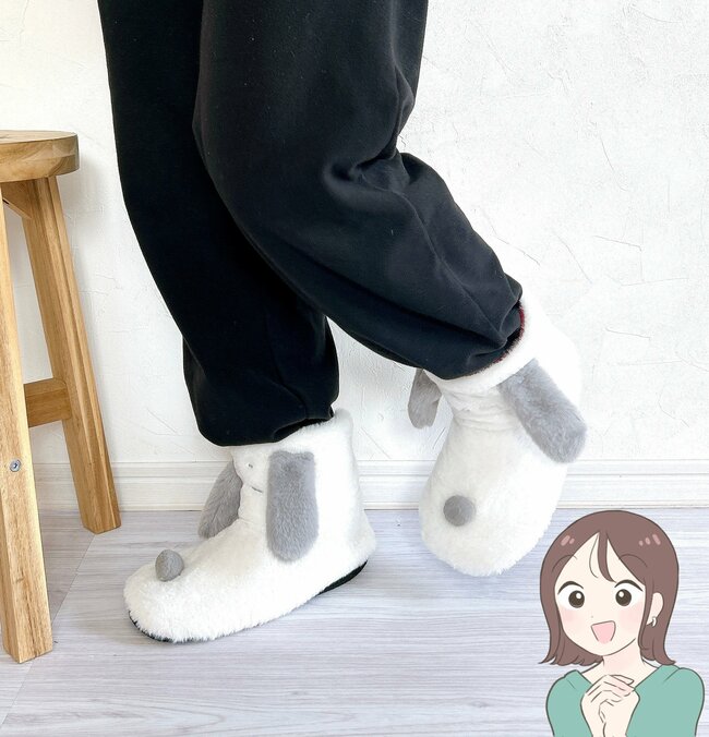 まさかのコラボで3度見した…!しまむら×スヌーピーの「履くホカロン」ぬいぐるみみたいでポカポカなんです!