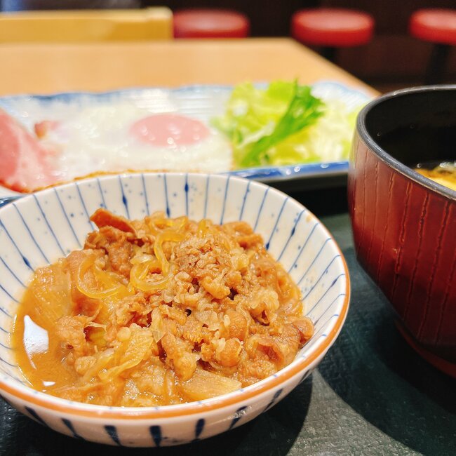 旅館の朝食みたいな豪華さ…！なか卯の「ボリューム満点モーニング」朝からお腹いっぱい食べられて幸せ！