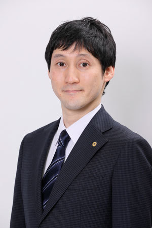 小林 剛氏、2017年2月社会保険労務士法人 大槻経営労務管理事務所入所。同年10月に社会保険労務士登録