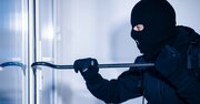 【捜査のプロが教える】闇バイト強盗の住宅侵入を防ぐ！窓と玄関の効果的な防犯対策