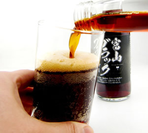 ラーメン味のサイダーに、カレー味のコーラ…富山＆金沢のヘンな「ご当地飲料」<br />