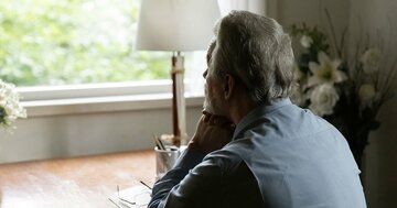 お金の使い方で幸福度は決まる|年収が上がっても満たされない人の共通点