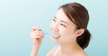 歯磨きとセットなら続くかも!自重でガツンと腹が凹むコツとは?