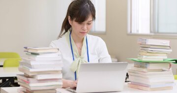 【めちゃくちゃじゃん…】「仕事を抱え込む上司」がチームを崩壊させる、驚きの理由とは?