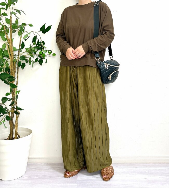 【GU値下げ品】ふんわり感がカワイイ！シルエットが綺麗な“スカートみたいなパンツ”2990円→1990円はコスパ抜群じゃん！「低身長でもスッキリ」「職場にヘビロテ」