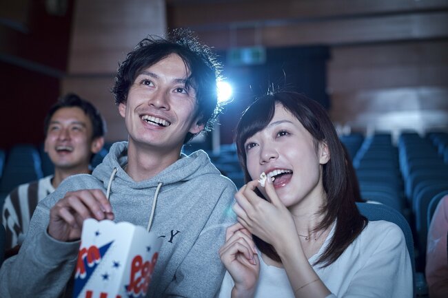 映画館はオワコン？それでもスクリーンで観たい人たちの「譲れない想い」