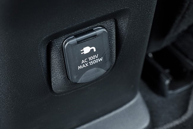 室内用のAC100Vコンセントはメーカーオプション（広報写真）