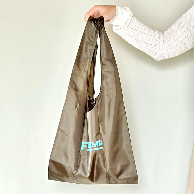 お出かけの必需品になった！ファミマの「クルクルたためるエコバッグ」荷物をポイポイ入れられて楽ちん！《購入レビュー》