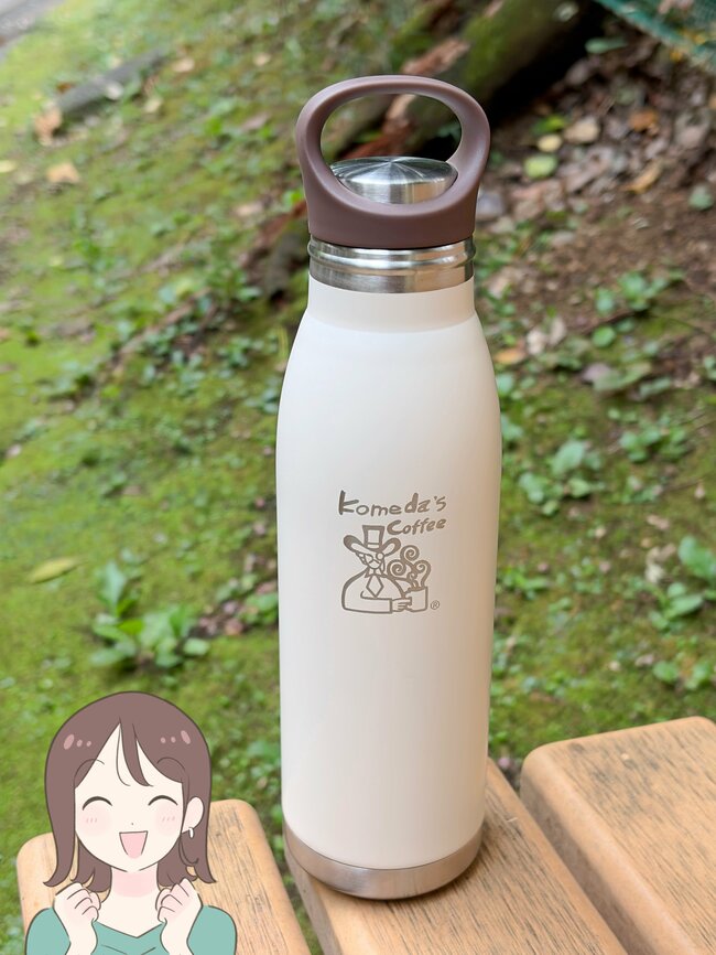 こういうのが欲しかった…!コメダ珈琲の「コメダおじさん柄ボトル」ハンドル付きだし、ドリンクが6時間経っても温かいんです!