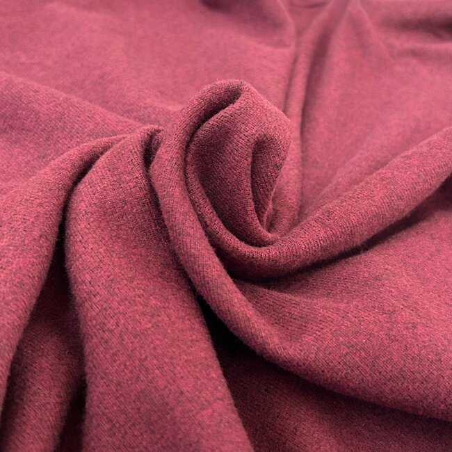 「追加で3色買ってしまいました」ユニクロの“あったかトップス”柔らかな肌触りで、ずっと着ていたくなる！「被った瞬間、ホワホワ」「首もゆったりしていて本当に楽」