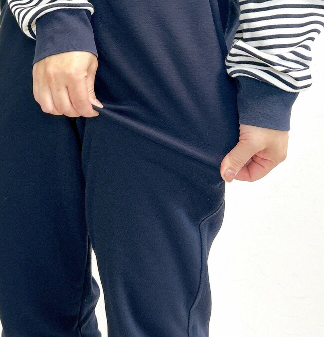 「これ無しで冬は乗り越えられない」ユニクロの“まるで履く毛布”がスッキリ見えして楽ちん!「夫婦でリピート買い」「こんなにも暖かいんだと感動」