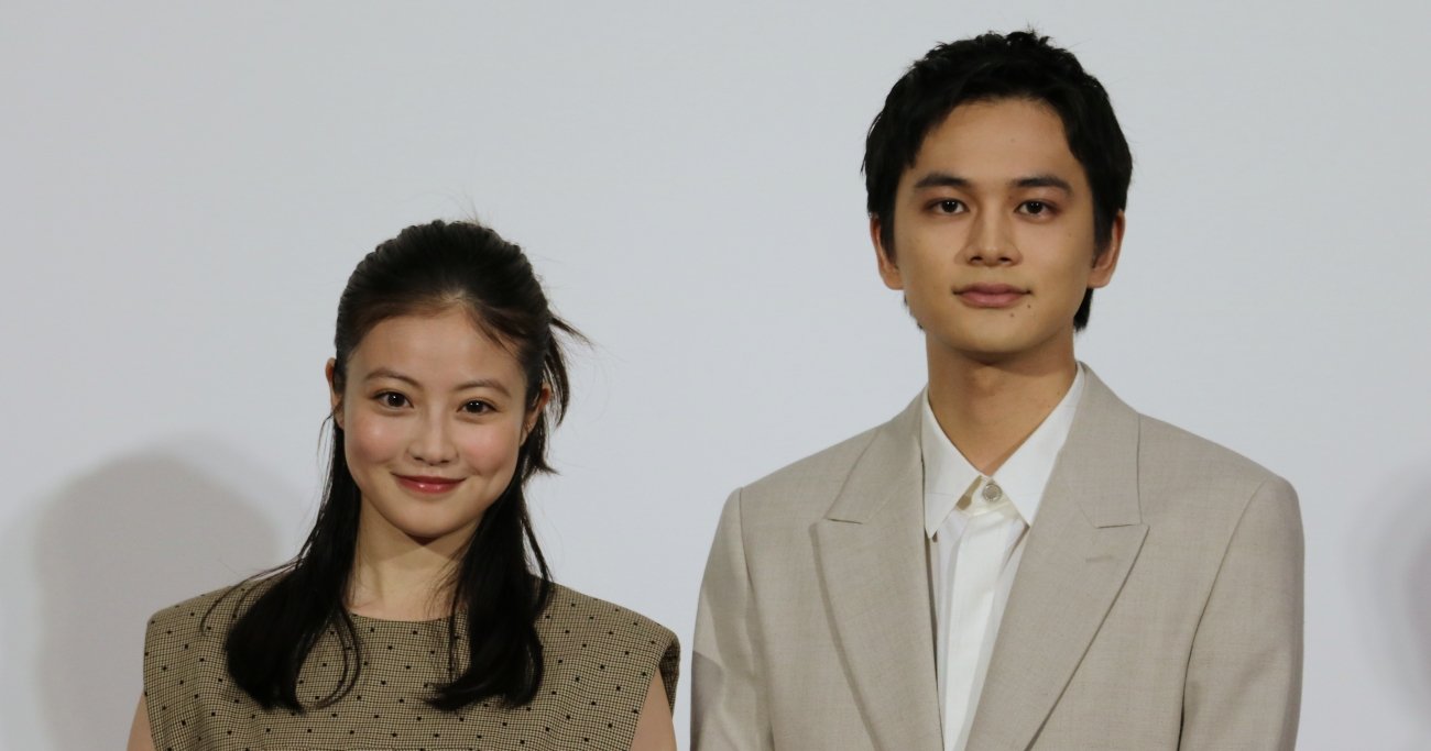 「え、ここでニノ登場!?」二宮和也が一瞬で“明治大正の知識人”に化けた名演にザワッ【あんぱん第2回】
