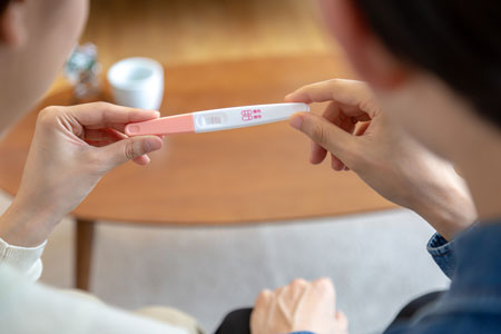 元気に泳ぐ精子であっても、異常を抱えている場合が少なくない
