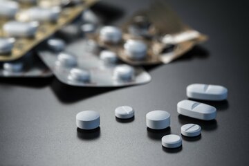 「いまより幸せな人生を送りたいのなら、ヘロイン、コカイン、覚醒剤を使いなさい」。自立した大人のための過激なドラッグ論。