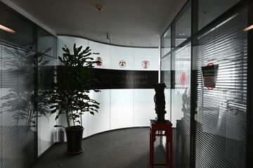 対中投資促進とちぐはぐ、習氏の外資締め付け
