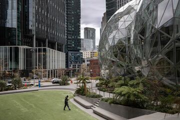 アマゾン・グーグルが州を技術支援、コロナ失業急増で
