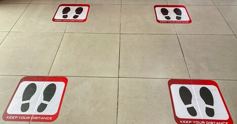 アムステルダム空港の男性トイレに「小さなハエの絵」が描かれている珍妙な理由