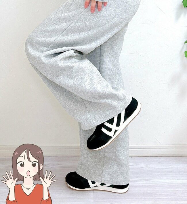 「2500円では申し訳ない！」「50代もオシャレに」ワークマンの“めちゃ軽シューズ”がレトロでかわいすぎる…！「ワークマンとは思えない」