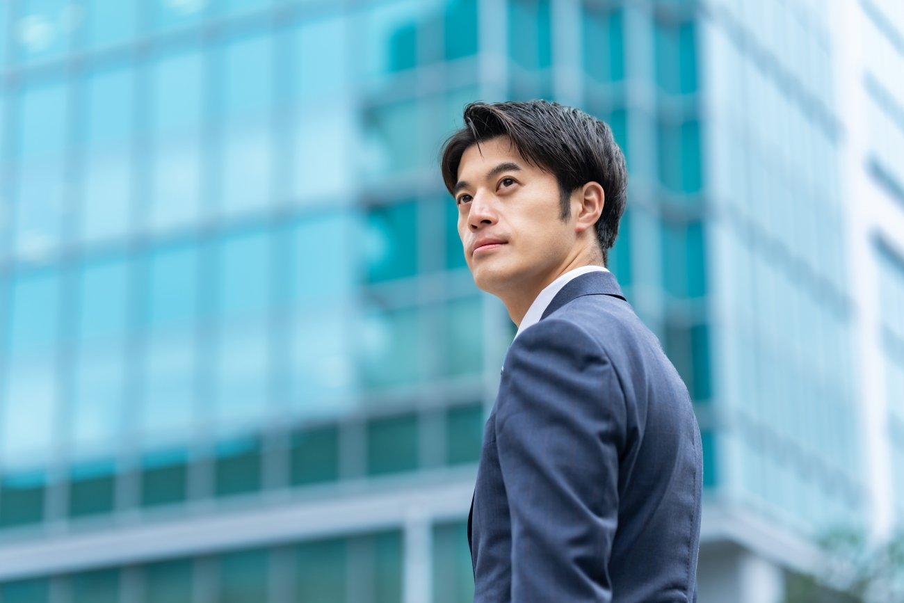株の暴落で借金漬けになった銀行員をFIREに導いた不労所得とは?