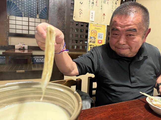 ご覧の通り豆腐から溶け出した成分で湯葉が出来る。これがまたおいしい。藤沢の宗平という居酒屋でした