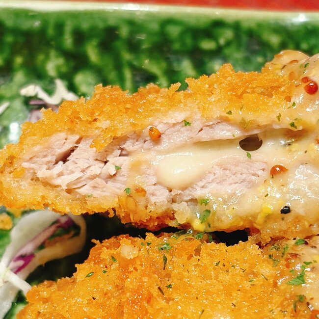 「ご飯進むやつ」「満足感がすごい」大戸屋の“てんこ盛りメニュー”ボリューム凄くてお腹いっぱい!「全メニューにぶっかけて欲しいくらいソースが旨い」