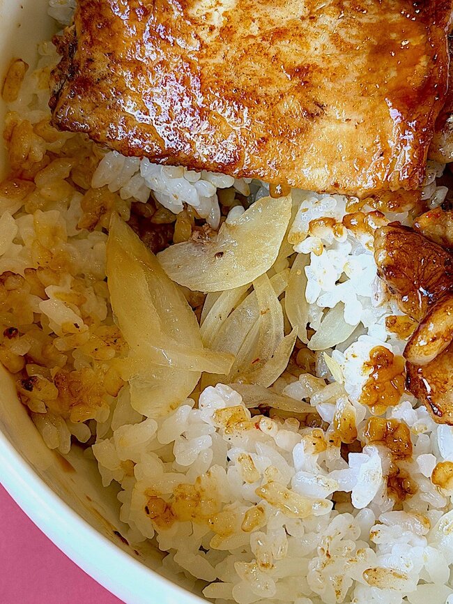 「近くにあったら通い詰めるレベル」ロイヤルホストの“平日限定ランチ”肉量がスゴくて、ご飯がグングン進みます! 「めちゃめちゃ肉厚で美味」「初めて食べたけど感動した」