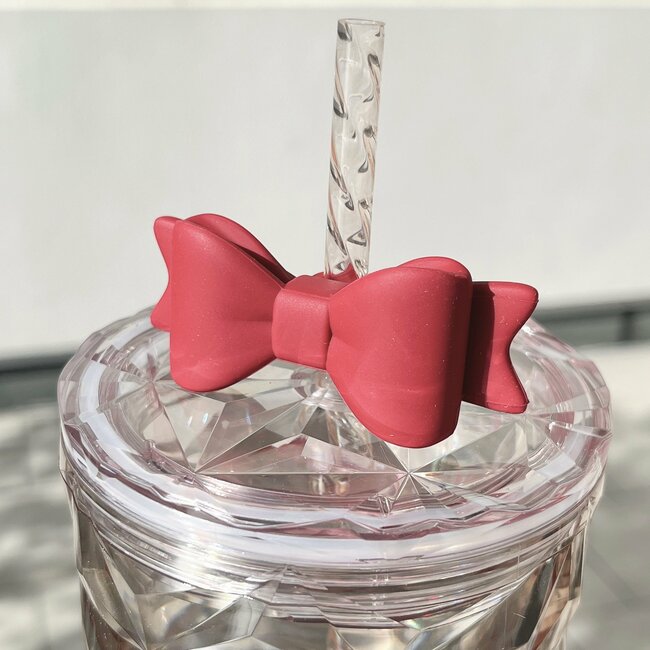 「3店舗目にしてやっと買えた」スタバで見つけたらラッキーな“宝石みたいなタンブラー”キラキラ輝いて美しすぎる!「無事買えて大歓喜」「めっちゃ人気すぎ!」