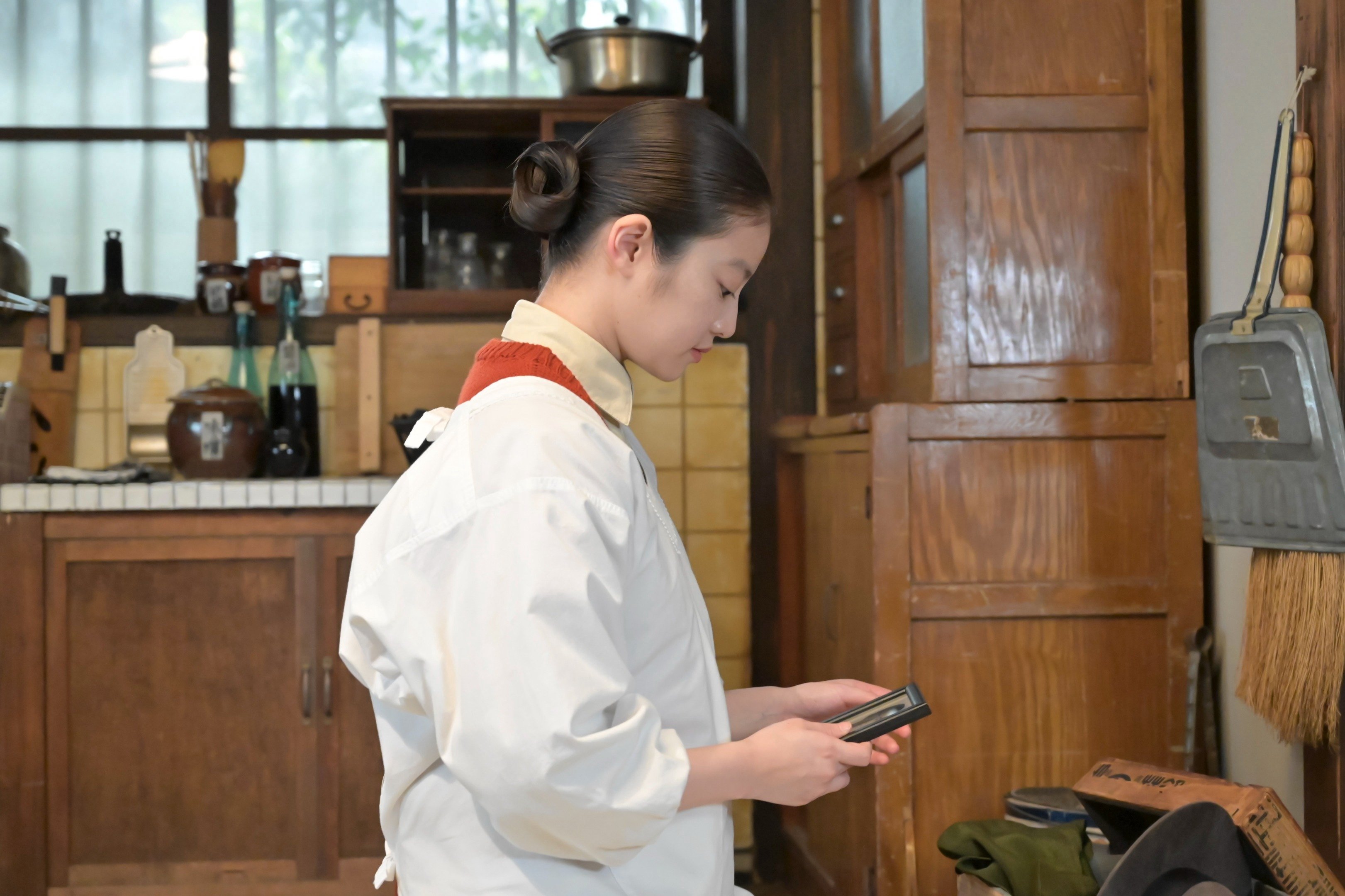 「30秒だけ時間をあげます」また言ってる!世良(木原勝利)が夫婦の朝に割って入る【あんぱん第89回】