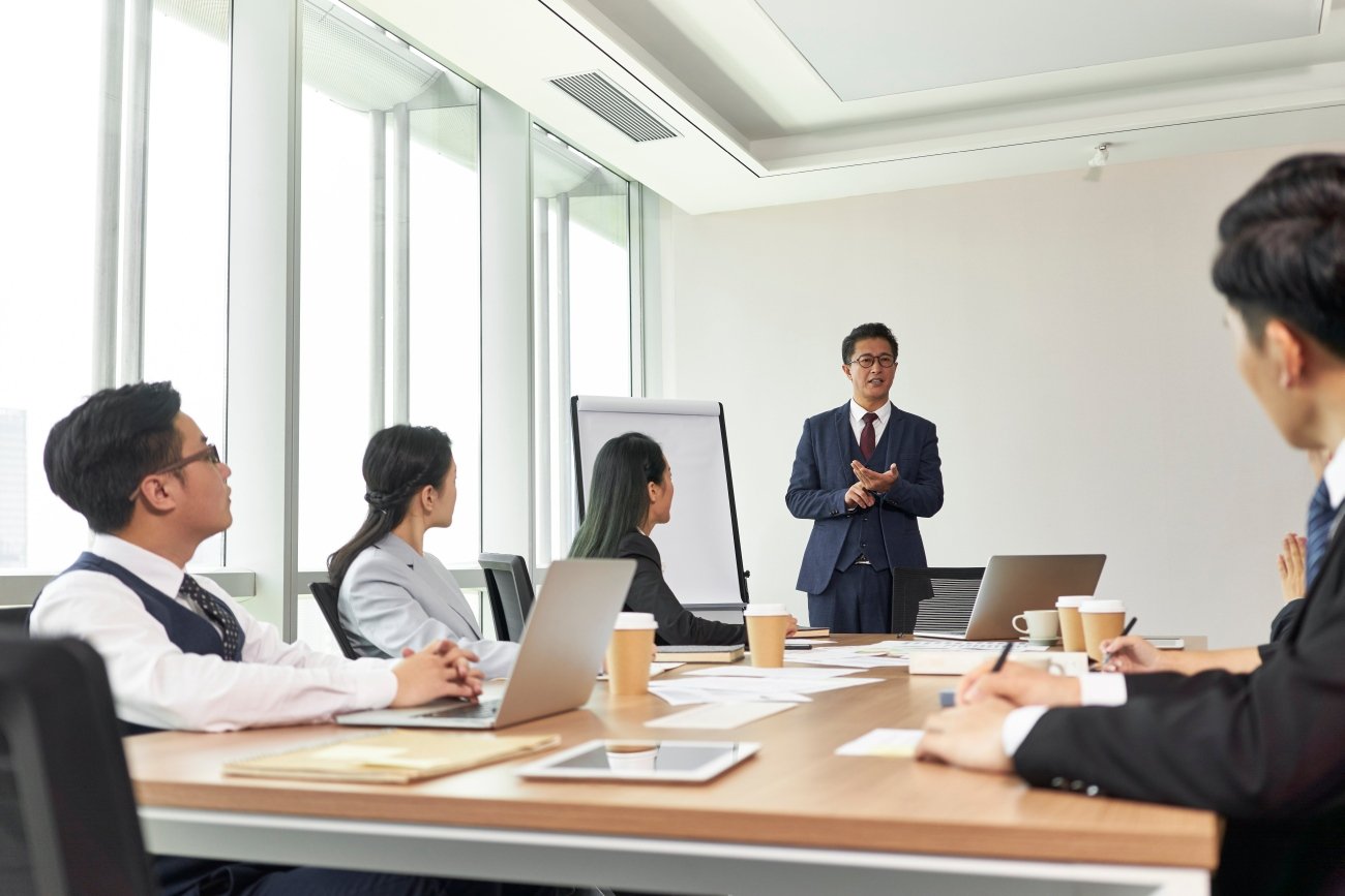 「あー、うちの会社これだわ…」職場で“意味のない会議”が量産される理由とは
