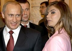 プーチン氏「恋人」への米制裁、土壇場で保留に