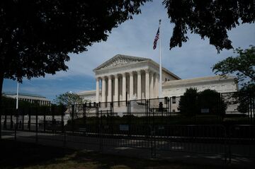 中絶の権利認めた「ロー対ウェイド判決」、米最高裁が覆す