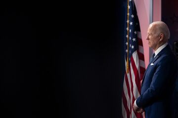 バイデン氏支持率42％、共和が主要課題で優勢＝WSJ調査