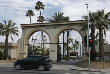 米地裁、パラマウントのワーナー買収を一時差し止め