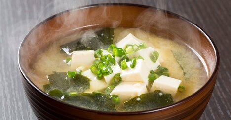 【医者が教える】60年超のデータで突き止めた…「塩分」を抑えるために代わりに摂取すべき1つのもの