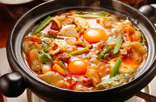 【小鍋レシピ】豆腐とひき肉のサンラータン鍋
