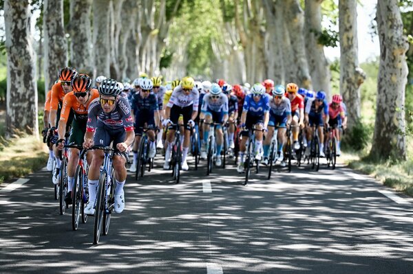 ツール・ド・フランスは世界最高の自転車旅だ！3500km大移動の舞台裏と自転車がもたらす観光革命