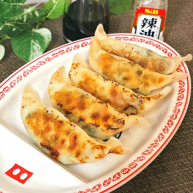 「一目惚れして買っちゃった」ダイソーの“町中華みたいな食器”かわいすぎて癒やされる!「もう家にお皿いっぱいなのに購入」