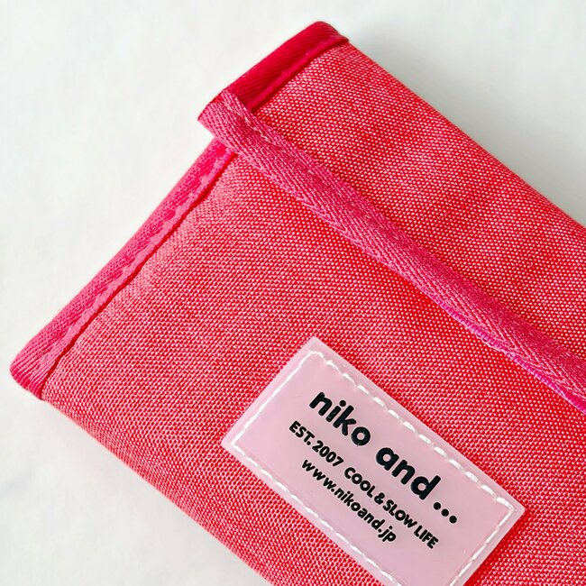 普通の財布に戻れないかも…！ニコアンドの「ナナメがけできるミニ財布」カギもカードも入って理想的すぎる！