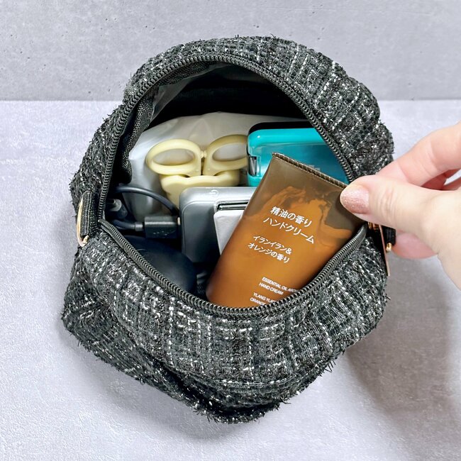 お薬手帳と処方薬がまるっと入った！ダイソーの「おしゃれミニポーチ」通院セットもまとめて収納できて優秀！《購入レビュー》