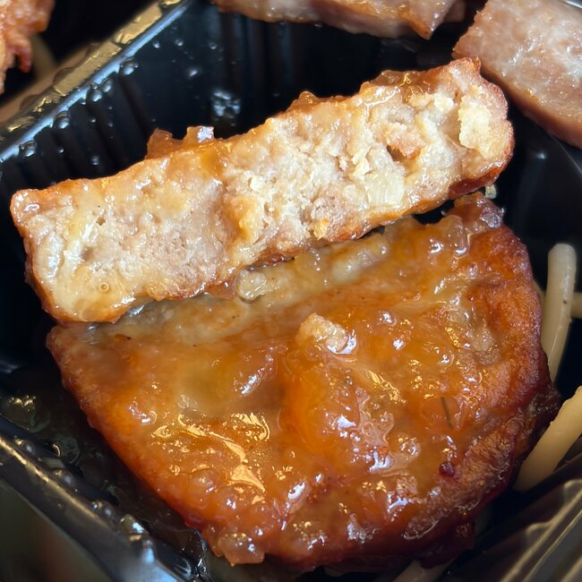 「これでもかという程の肉」ほっともっとの“わんぱくすぎる弁当”おかずが盛りだくさんでビビる！「数時間経ってもまだお腹いっぱい」「酒が進みます」